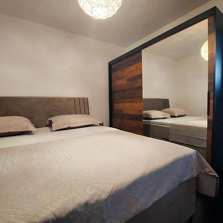 Apartments Onyx Сисак Экстерьер фото